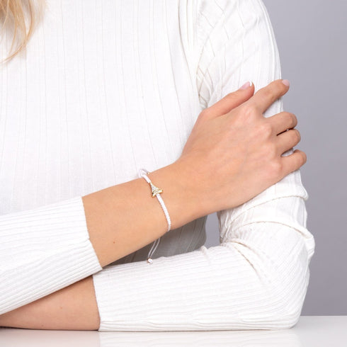 Weißes Makramee-Armband mit Haifischzahn von Lauren Howe | 925er Sterlingsilber, Gold Vermeil | Kristall